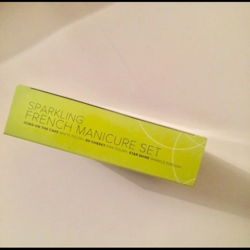NWT POPARAZZI Sparkling French Manicure Set